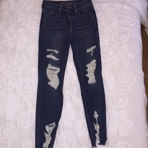 Women’s ripped American eagle jeans